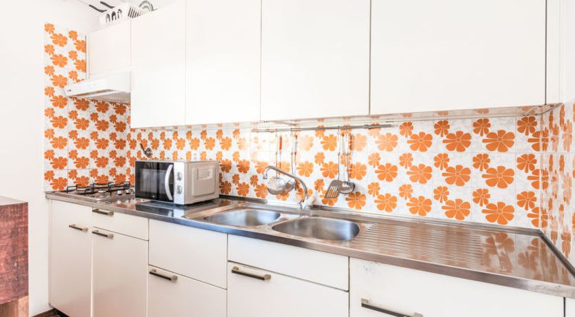 Photo of Shina App. 8