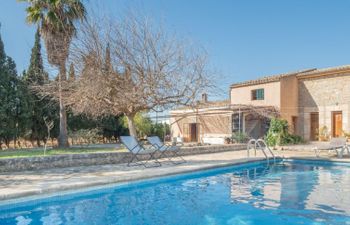 Sa Caseta Holiday Home