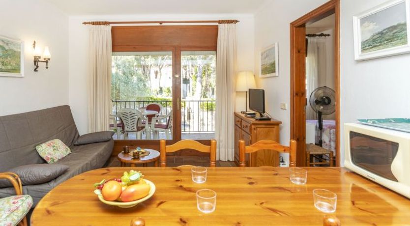 Photo of "Melis II M4 Playa de Pals" Apartment 8