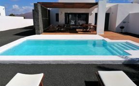 Photo of Famara Holiday Home 6