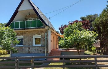Violett Holiday Home