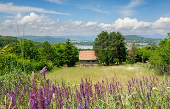 Romantica Holiday Home