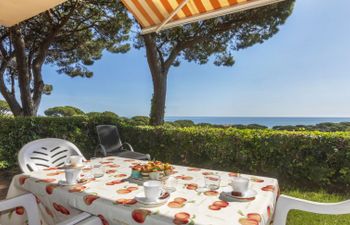 Melis II M2 Apartment 4 Holiday Home
