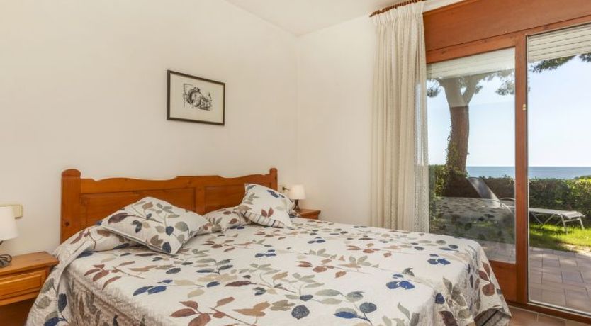 Photo of "Melis II M2 Playa de Pals" Apartment 4