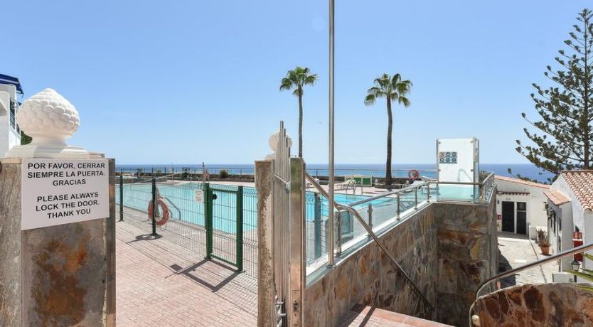 Photo of Los Canarios 630 - Adults Only