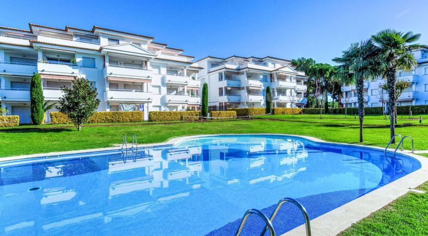 Photo of "Green Beach Gold" Apartment 5