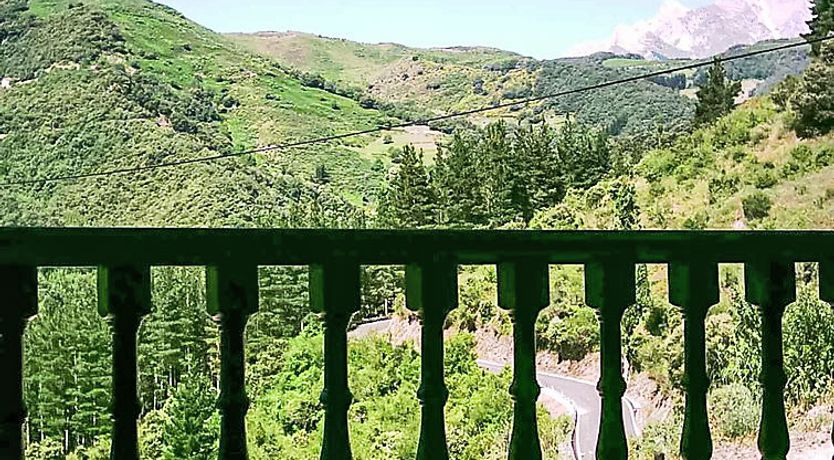 Photo of Potes Viñon