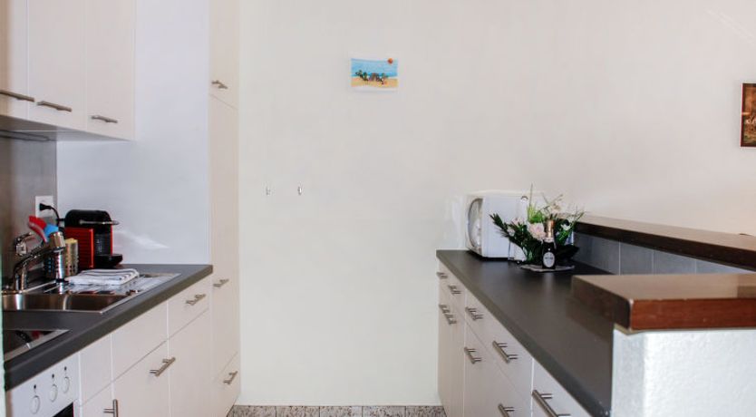 Photo of Sabrina App. 006