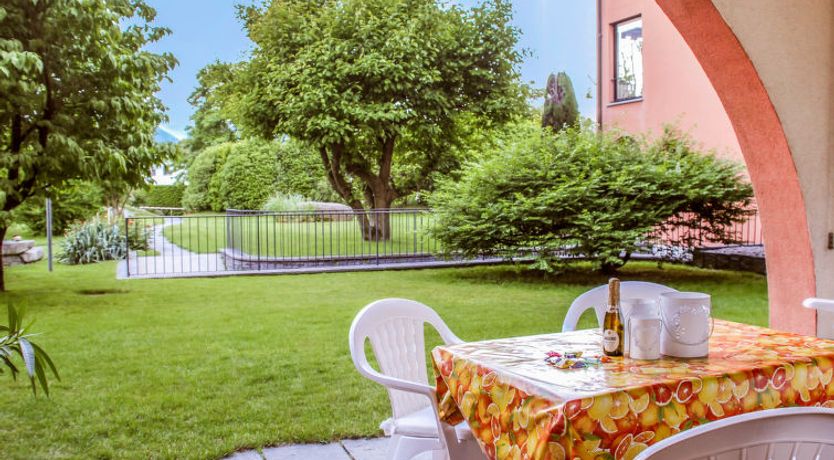 Photo of Sabrina App. 006