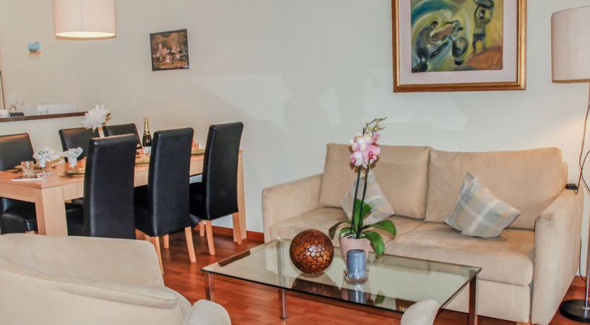 Photo of Sabrina App. 006