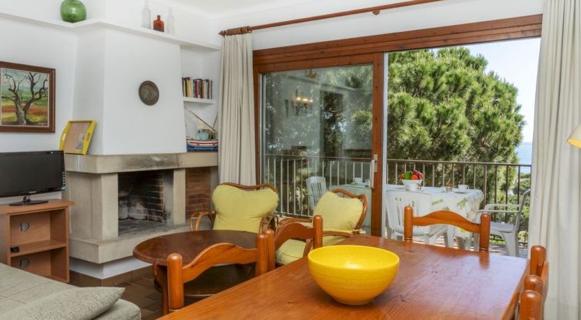 Photo of "Melis II M8 Playa de Pals" Apartment 5