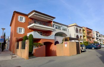 Le Madrilène Holiday Home