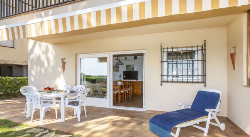 Photo of "Melis II M3 Playa de Pals" Apartment 2