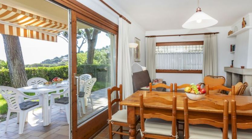 Photo of "Melis II M3 Playa de Pals" Apartment 2