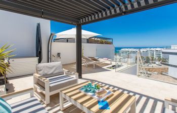 Serenebay Apartment SeaView/Roof Terrace Holiday Home