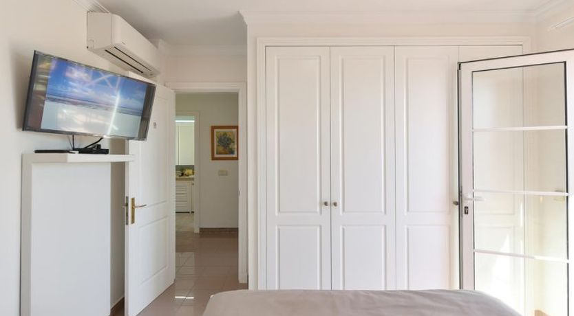 Photo of Santa Ana 2