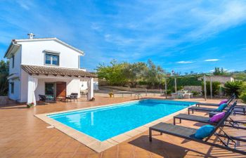 Son Alcaines Sineu Holiday Home