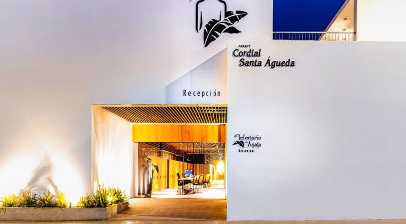 Photo of Deluxe-Cordial Santa Águeda