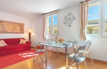 Boulevard Louis Blanc Apartment 2 Holiday Home