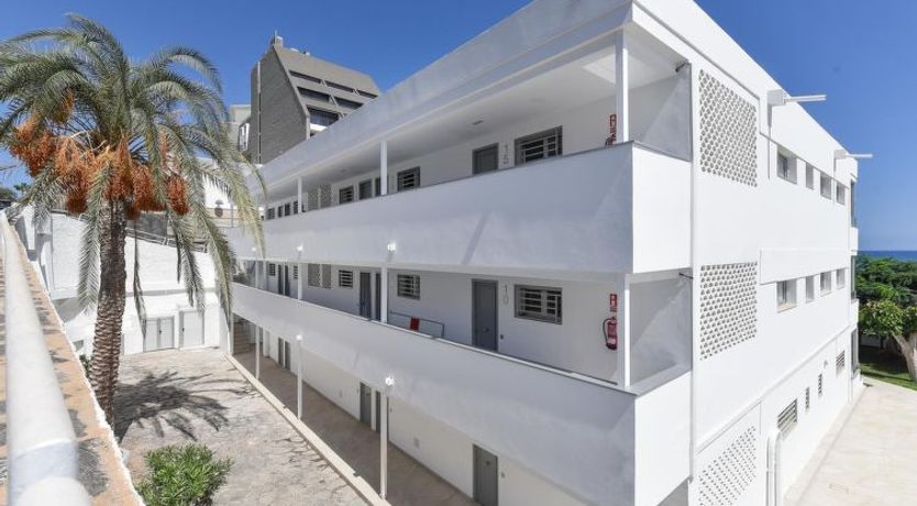 Photo of Beachfront Nasas 6 CD Apartment 2