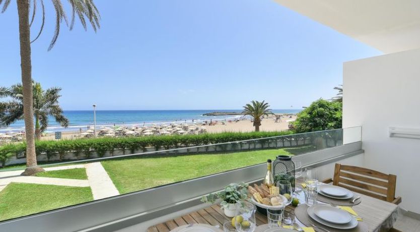 Photo of Beachfront Nasas 6 CD Apartment 2