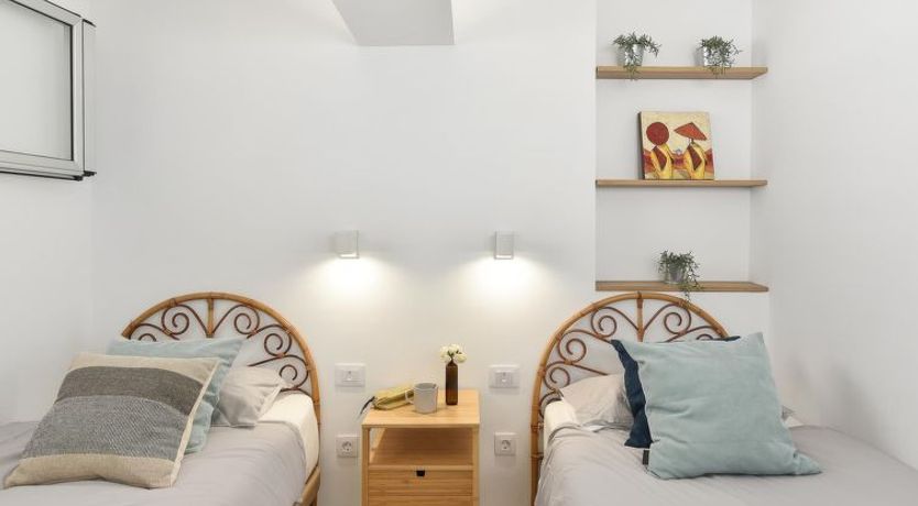 Photo of Beachfront Nasas 6 CD Apartment 2