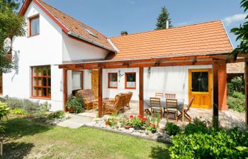 Magnolia Holiday Home