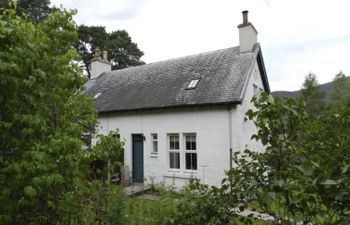 2 Railway Cottage Holiday Home