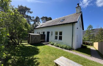 2 Railway Cottage Holiday Home