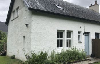 1 Railway Cottage Holiday Home