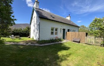 1 Railway Cottage Holiday Home