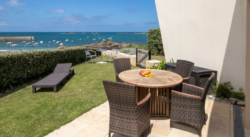 Photo of Les Pieds dans l'eau