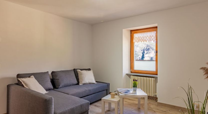 Photo of Miki Mhouse