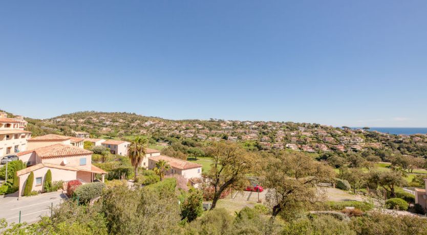 Photo of Les Maisons du Golf Holiday Home 2