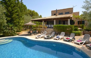 Roura Holiday Home