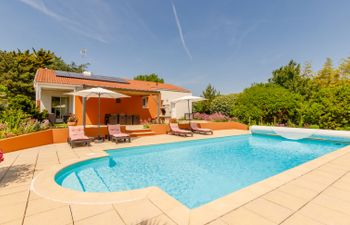 Villa Les Cygnes Holiday Home