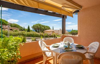 Les Coteaux de la Nartelle Apartment 31 Holiday Home