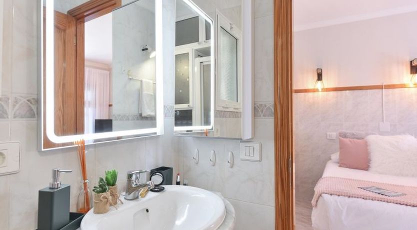 Photo of Los Canarios 122