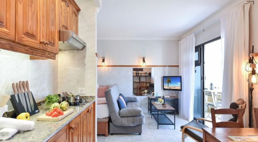 Photo of Los Canarios 122