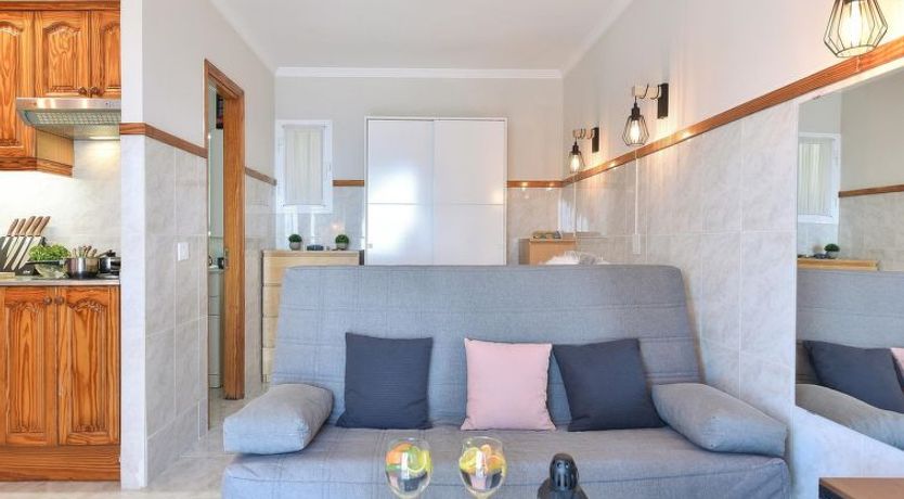 Photo of Los Canarios 122