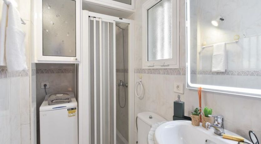 Photo of Los Canarios 122