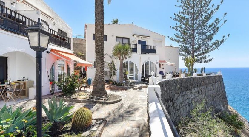 Photo of Los Canarios 122