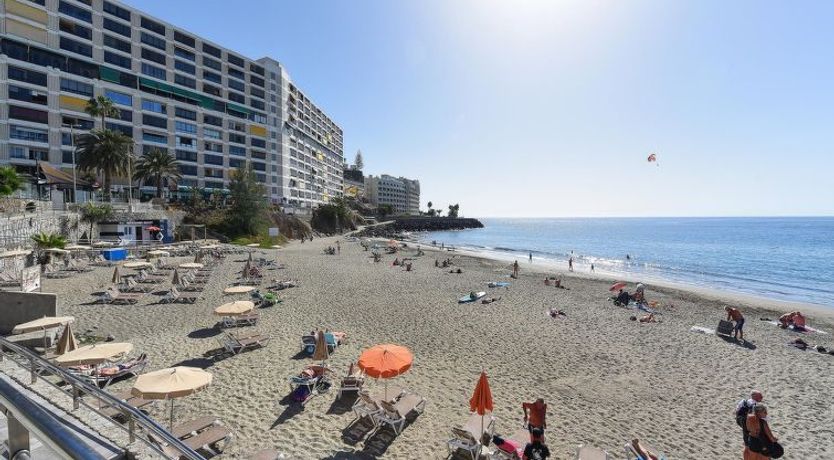 Photo of Los Canarios 122