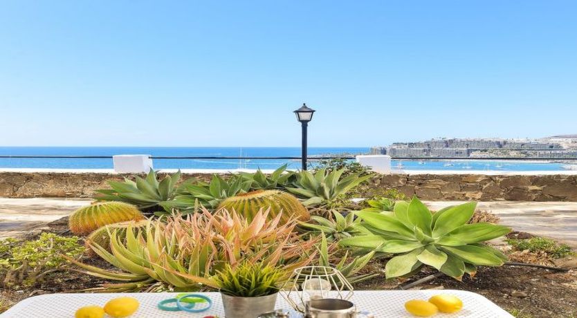 Photo of Los Canarios 122