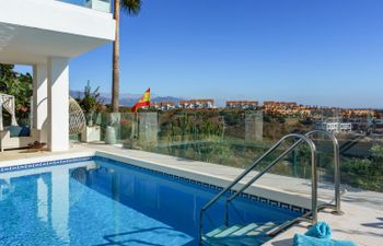 Villa Riviera del Sol Holiday Home