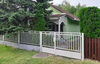 Szabo Holiday Home
