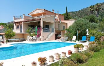 Mestral Holiday Home