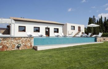 Calet Holiday Home