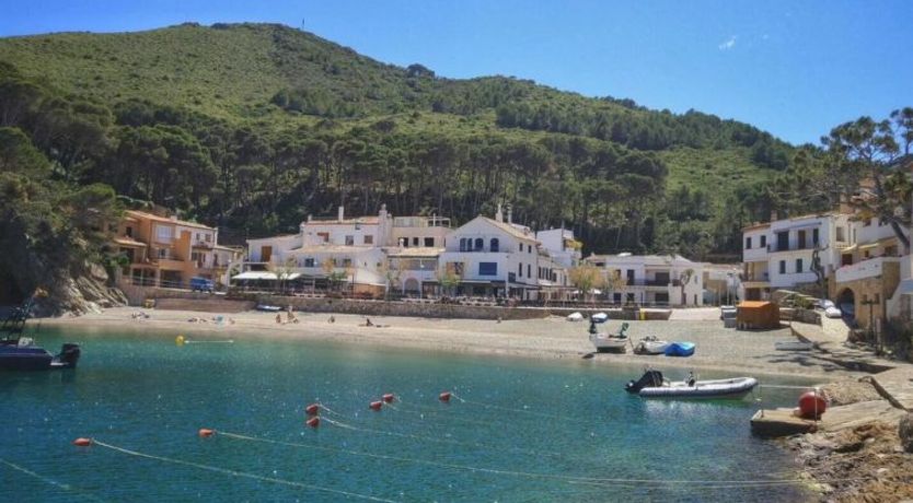 Photo of Sa Riera White on the Beach