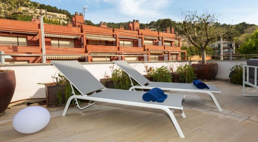 Photo of Sa Riera White on the Beach